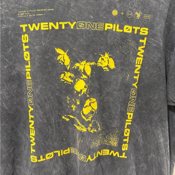 Twenty One Pilots Tour Concert T-Shirt - Picture 3 of 6